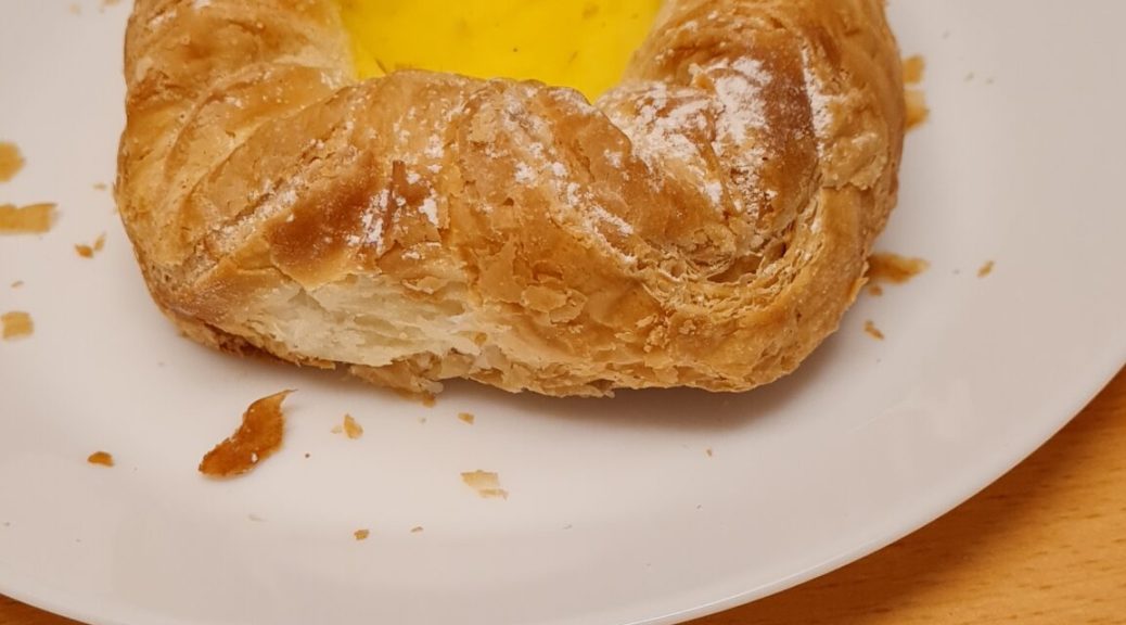Wienerbröd med hallonkräm