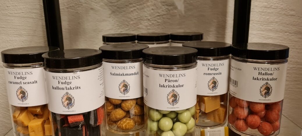 Här har du exklusiv godis från Wendelins kaffe och delikatesser. Dessa har väldigt bra marginal så att man kan tjäna mycket pengar till klassen eller laget.